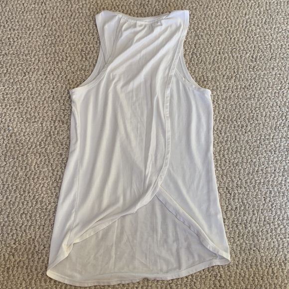 Diadora white workout tank - Picture 3 of 3